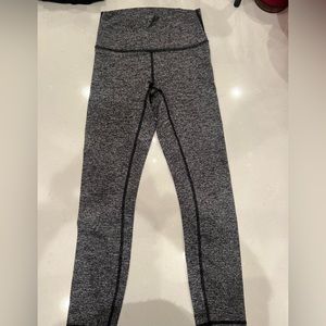 Heather Gray Lululemon Size 4 7/8 length leggings